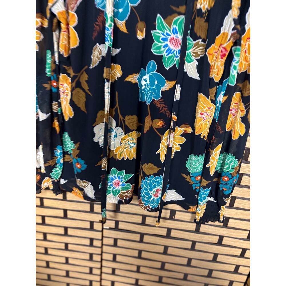 By Design Floral Blouse Size Small - Picture 4 of 8